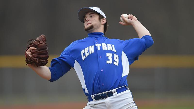 Baseball Holds Off Siena, 6-4