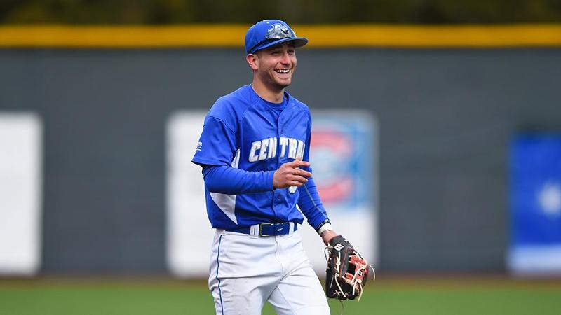 Baseball Splits Doubleheader at Fairleigh Dickinson