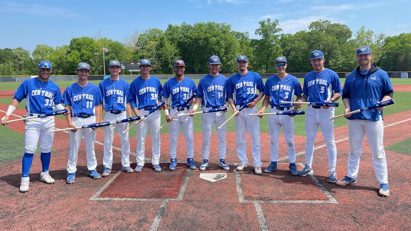 Baseball Splits Doubleheader vs. Fairleigh Dickinson on Senior Day