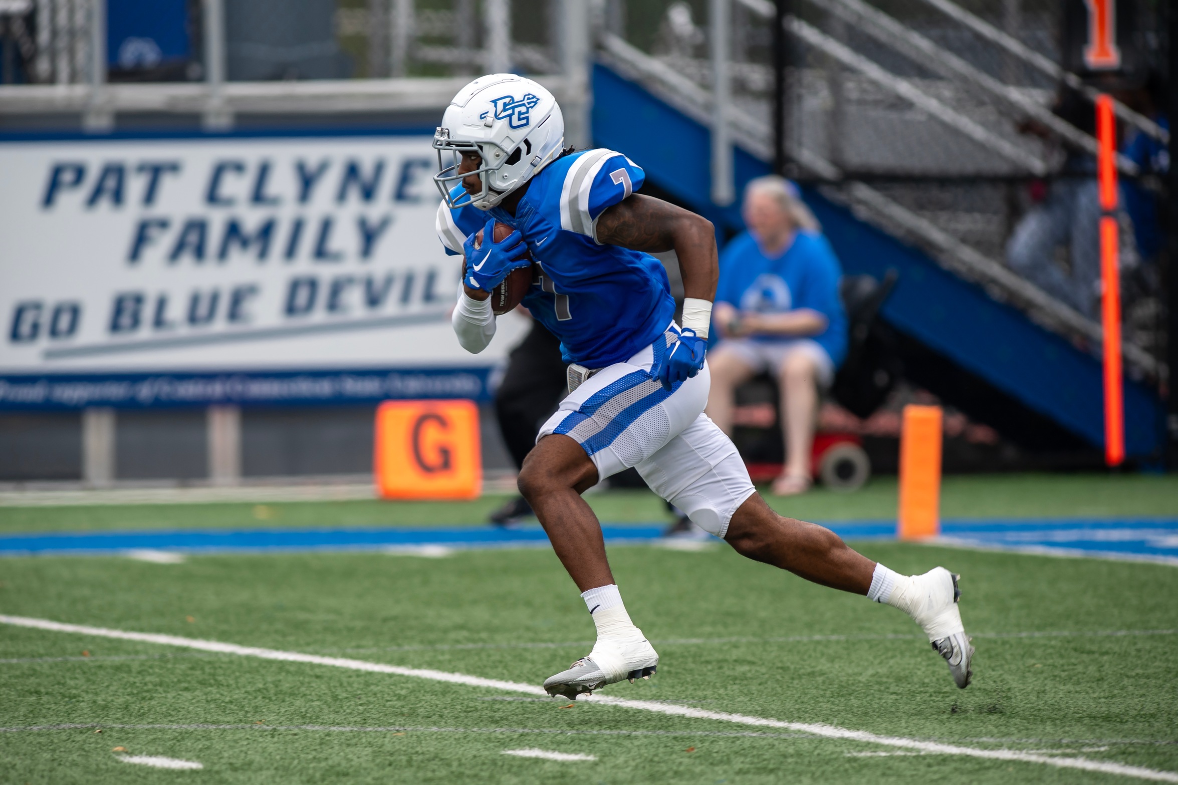 Elijah Howard tallied 215 all-purpose yards on Saturday at Yale, including 108 yards on the ground for his second 100+ rushing game of the season. (Photo: Steve McLaughlin)