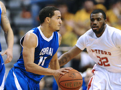 Shemik Thompson Scores 1,000th Career Point as Men's Basketball Improves to 3-0 With Win at UMBC