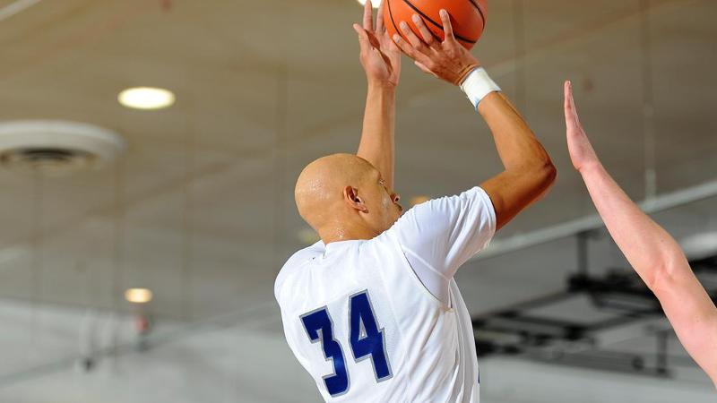 Men's Basketball Falls to Penn on the Road