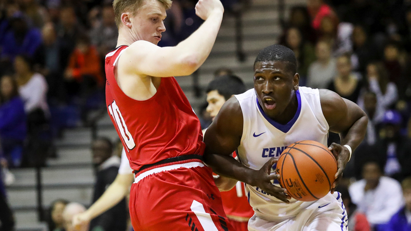 Late Run The Difference as Men's Basketball Falls at Duquesne, 70-67