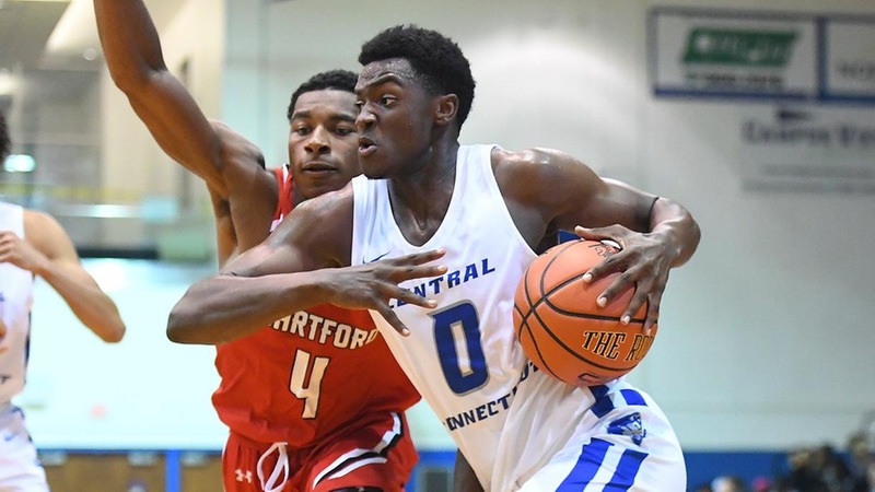 Men's Basketball Battles Robert Morris, Falls 87-78