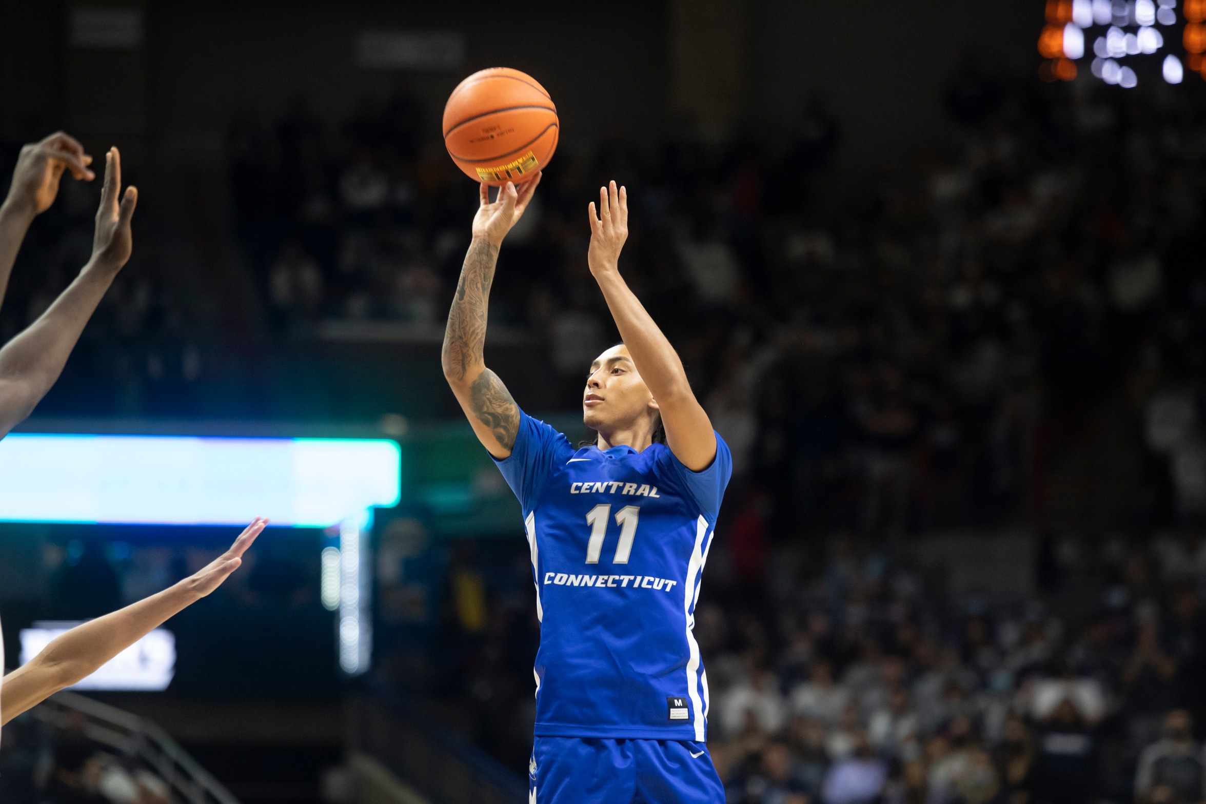 Men's Basketball Outrun at Stony Brook on Tuesday