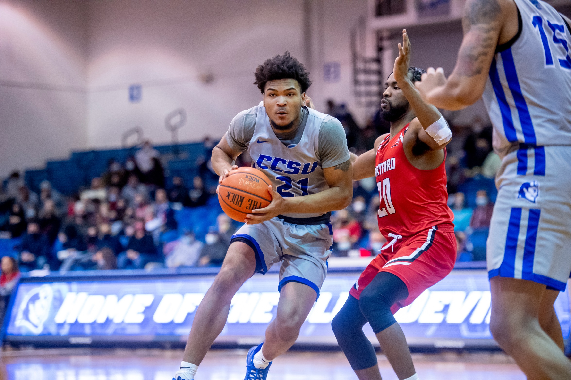 Men's Basketball Slumps at FDU in Sunday Setback