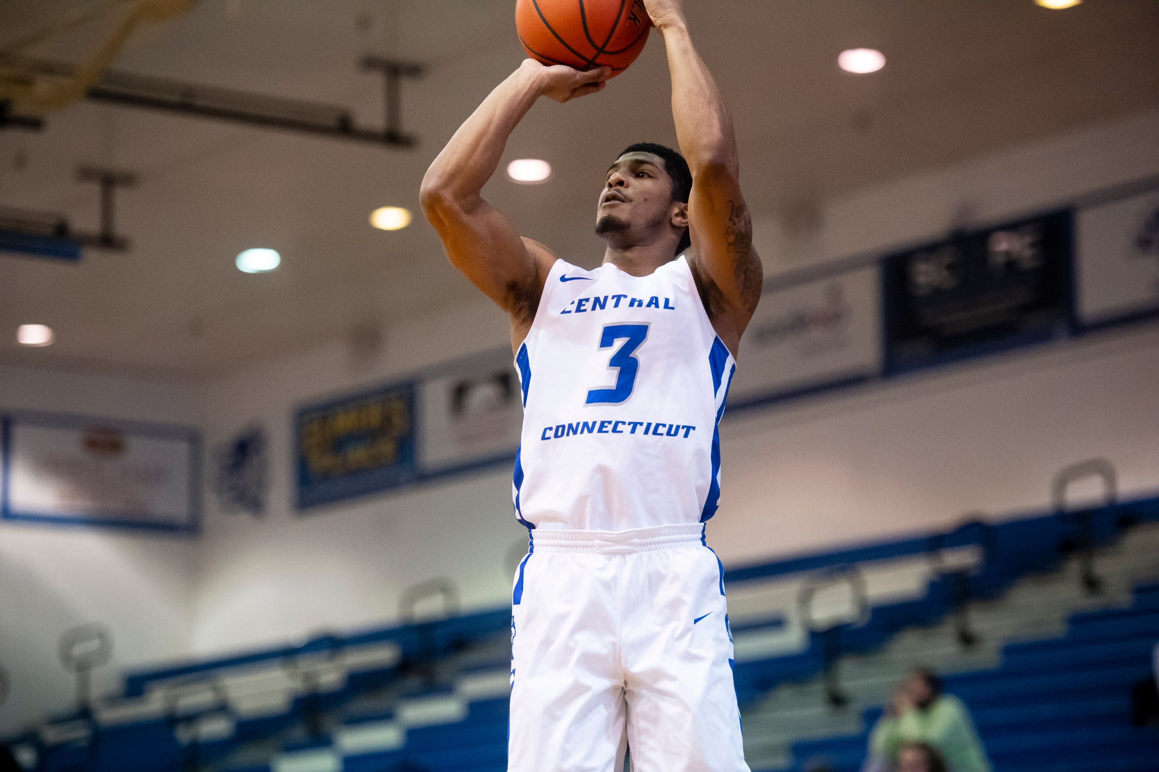 Men's Basketball Falters at Bryant on Thursday
