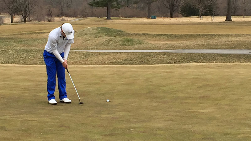 Mullen Finishes Third at Wildcat Invitational