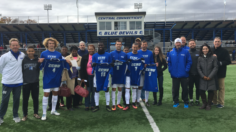 Men's Soccer Honors Seniors in 2016 Finale on Sunday