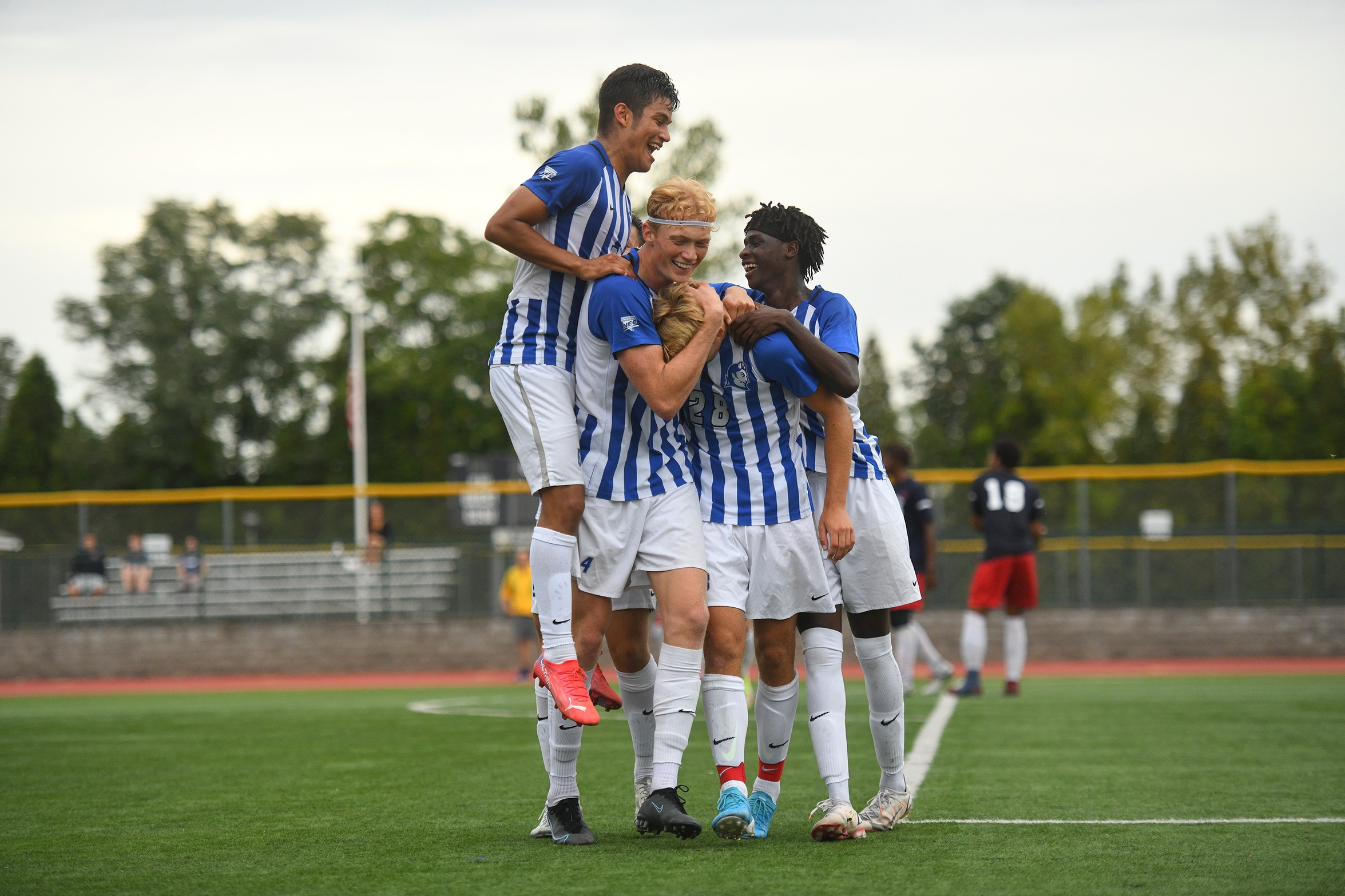 Men's Soccer Ties Sacred Heart in Season Finale