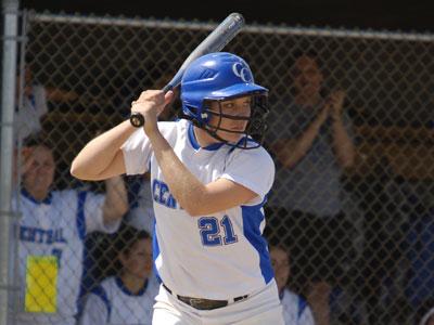 Softball Increases Win Streak to Three