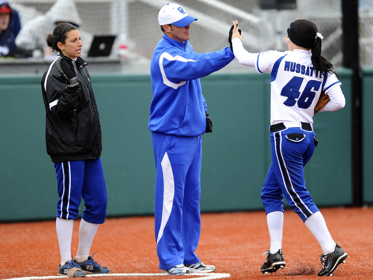 Softball Announces Tryouts for 2011 Season