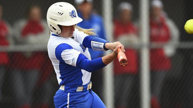 Softball Splits NEC Doubleheader at Robert Morris on Wednesday Afternoon