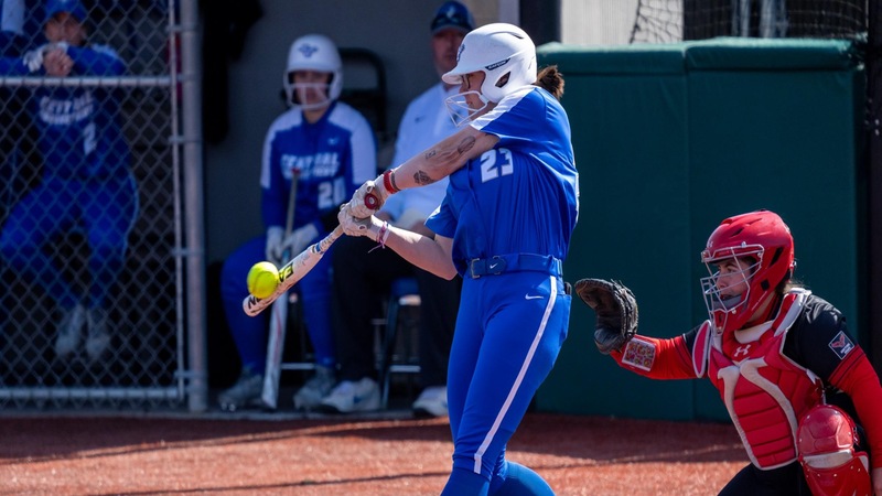 Softball Splits Doubleheader Against Merrimack