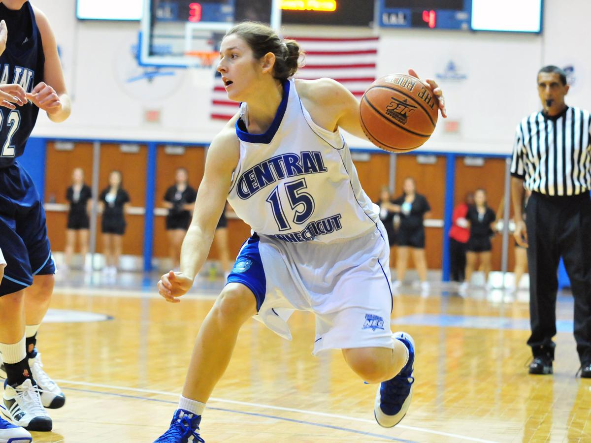 Simmons and Wade Combine for 31 Points in CCSU's Regular Season Finale, Blue Devils Fall 67-51 Versus Monmouth
