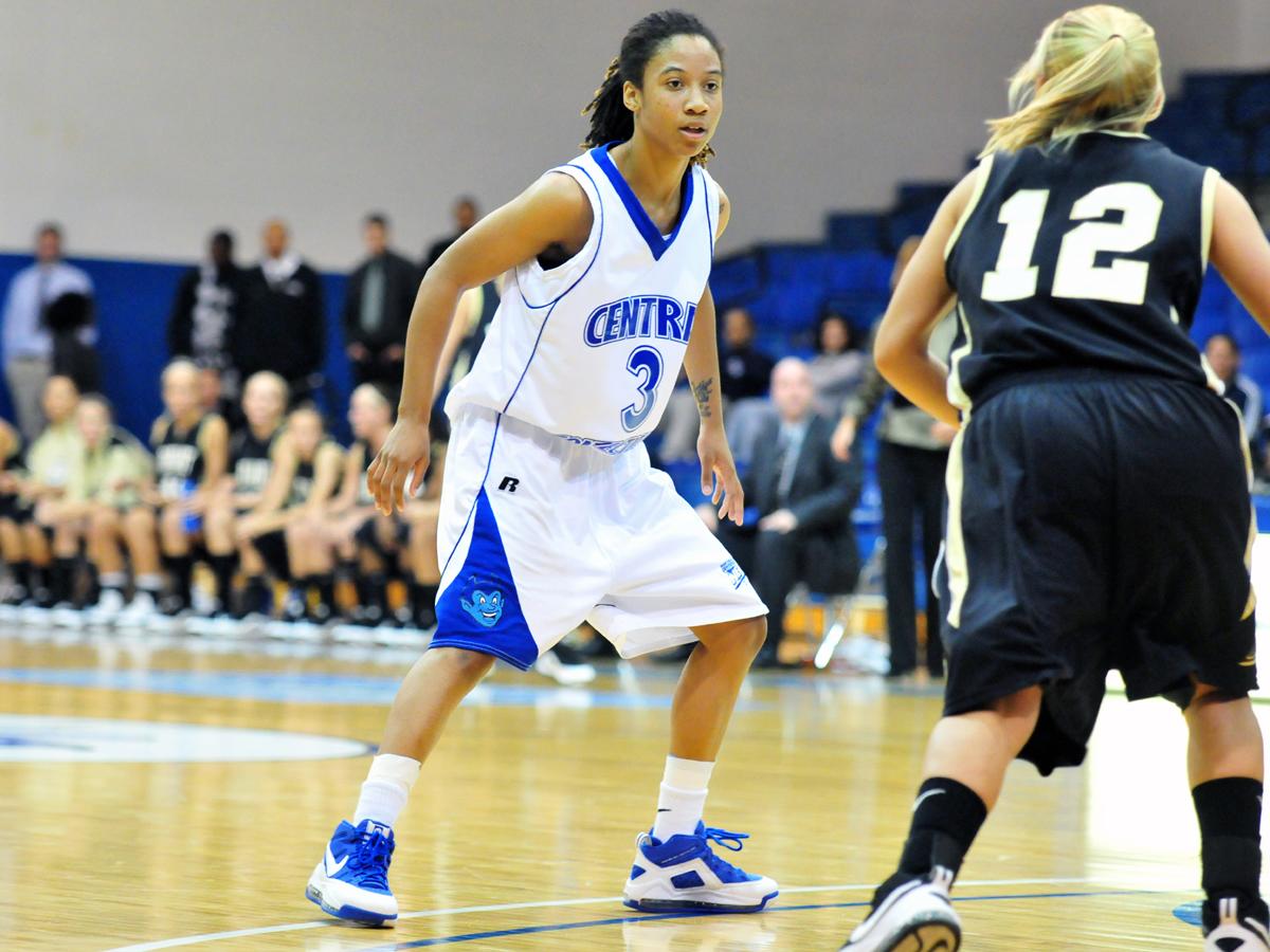 Simmons Leads CCSU in 66-51 Northeast Conference Loss at Robert Morris