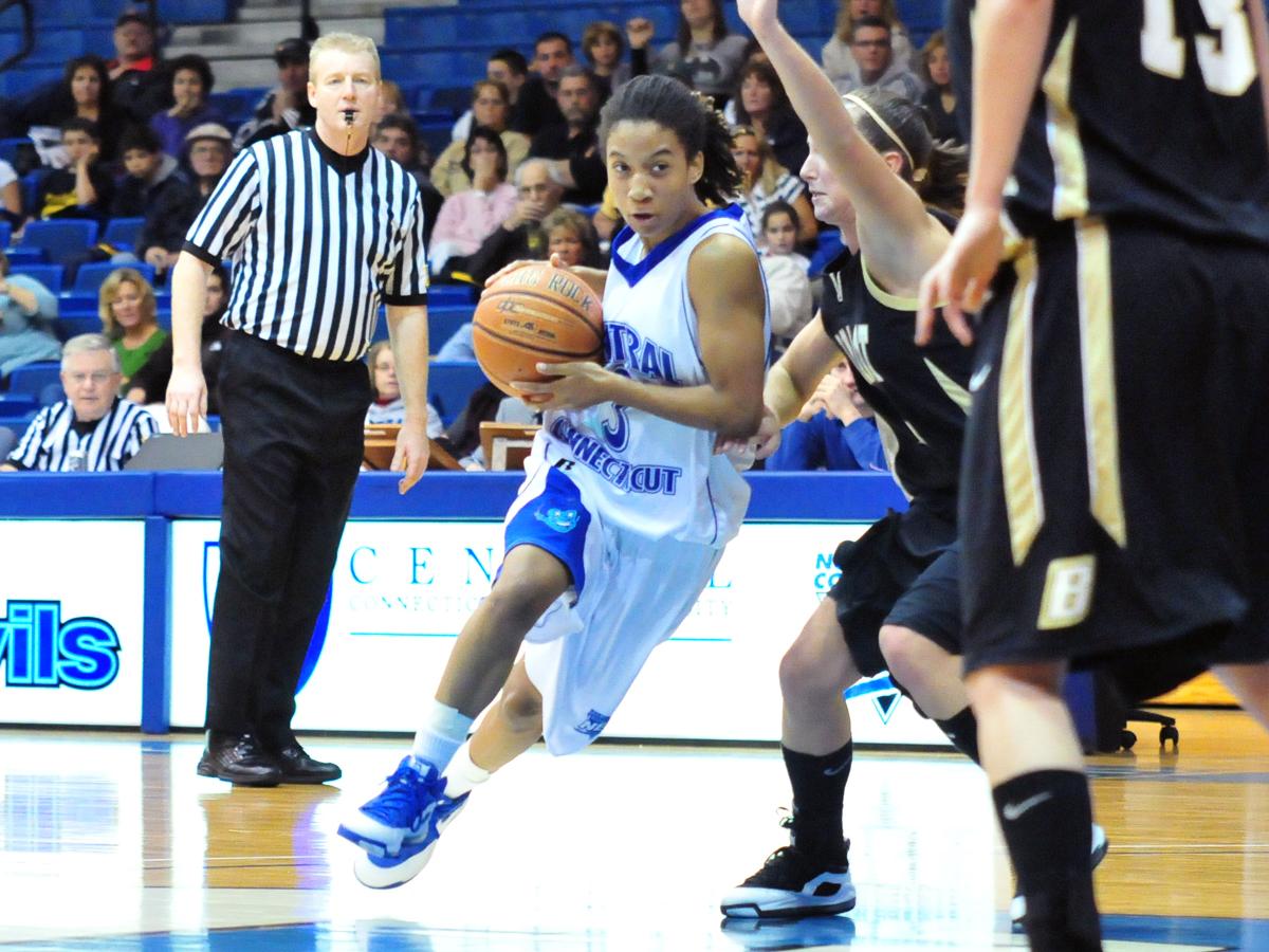 Simmons Scores 21 Second Half Points to Lead CCSU in Comeback Win Over Cornell at the Rhody Classic