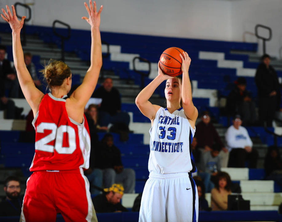 Crockett Sinks Terriers with Late Three