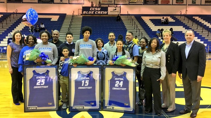 Women's Basketball Cruises Past St. Francis Brooklyn, 71-44  On Senior Day