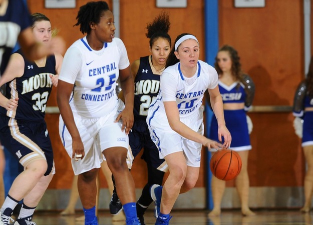 Lydon's Heroics Lift Women's Basketball Past Bryant, 53-52, Saturday