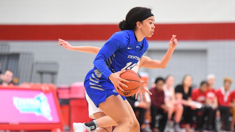 Women's Basketball Holds Off Wagner Saturday, 66-63