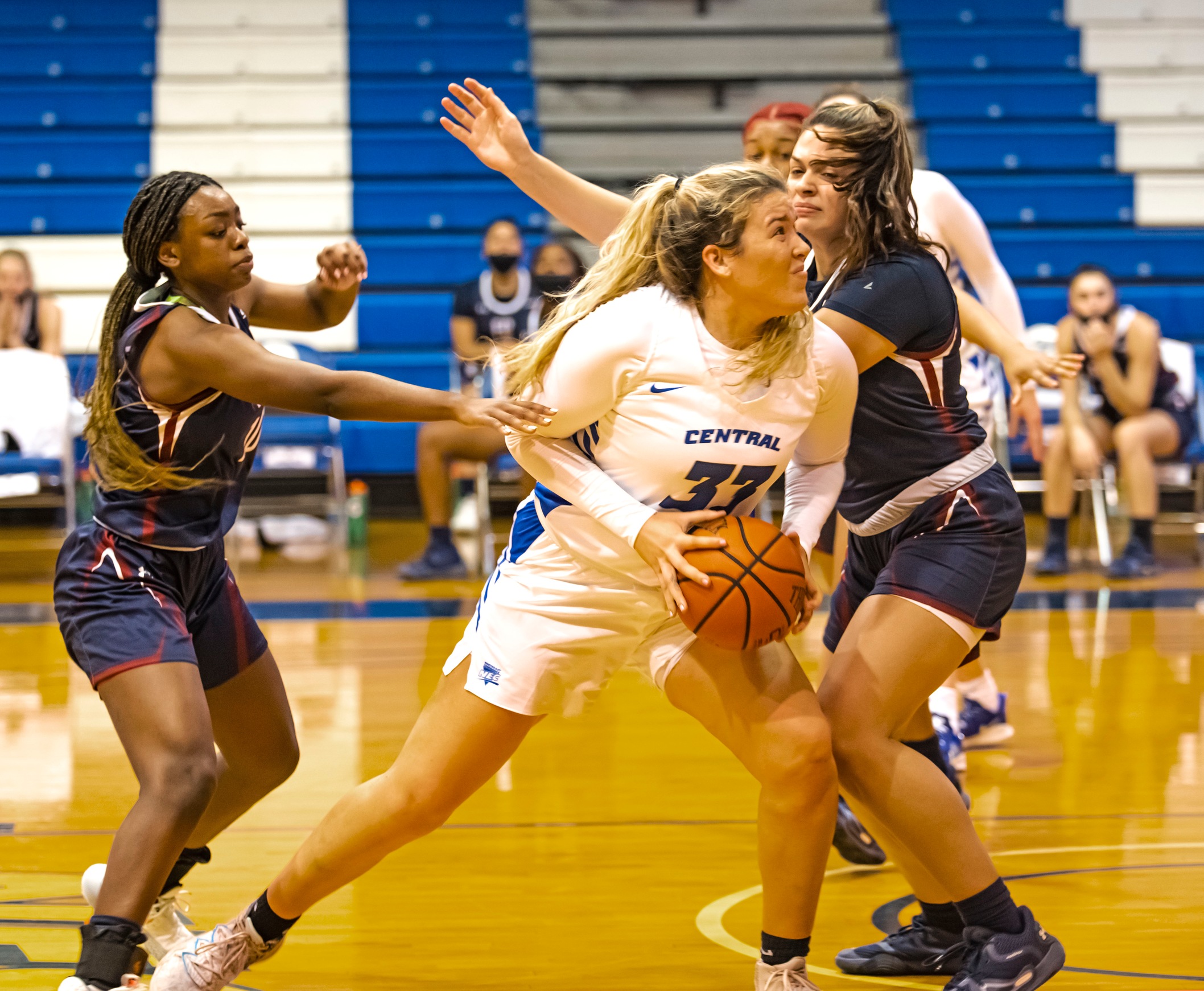 Women's Basketball Loses Close Matchup