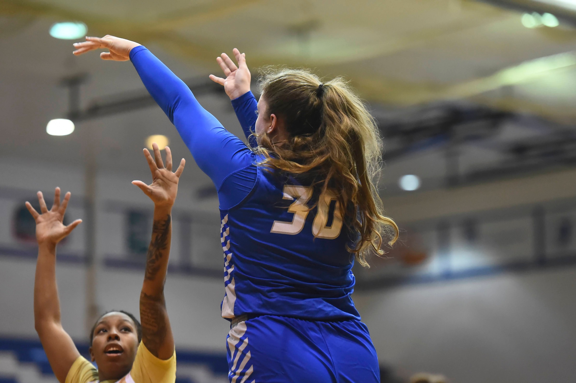 Women's Basketball Drop First Game With LIU