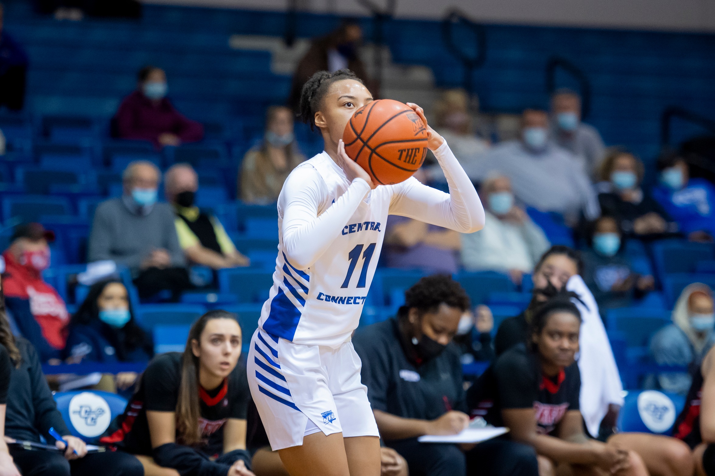 Jenkins, Nibbelink Push Women's Hoop to Win at Merrimack