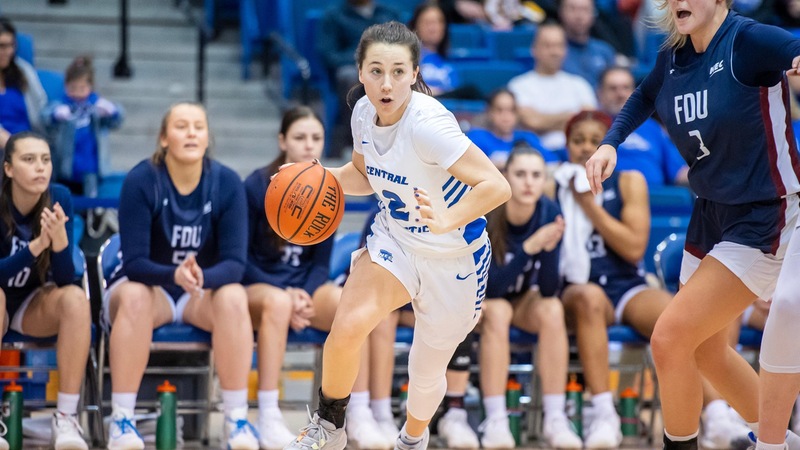 Women's Basketball Falls to Stonehill on Saturday Afternoon