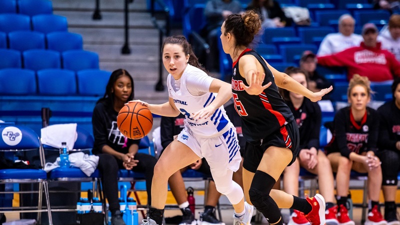 Women's Basketball Falls To Manhattan in Season Opener