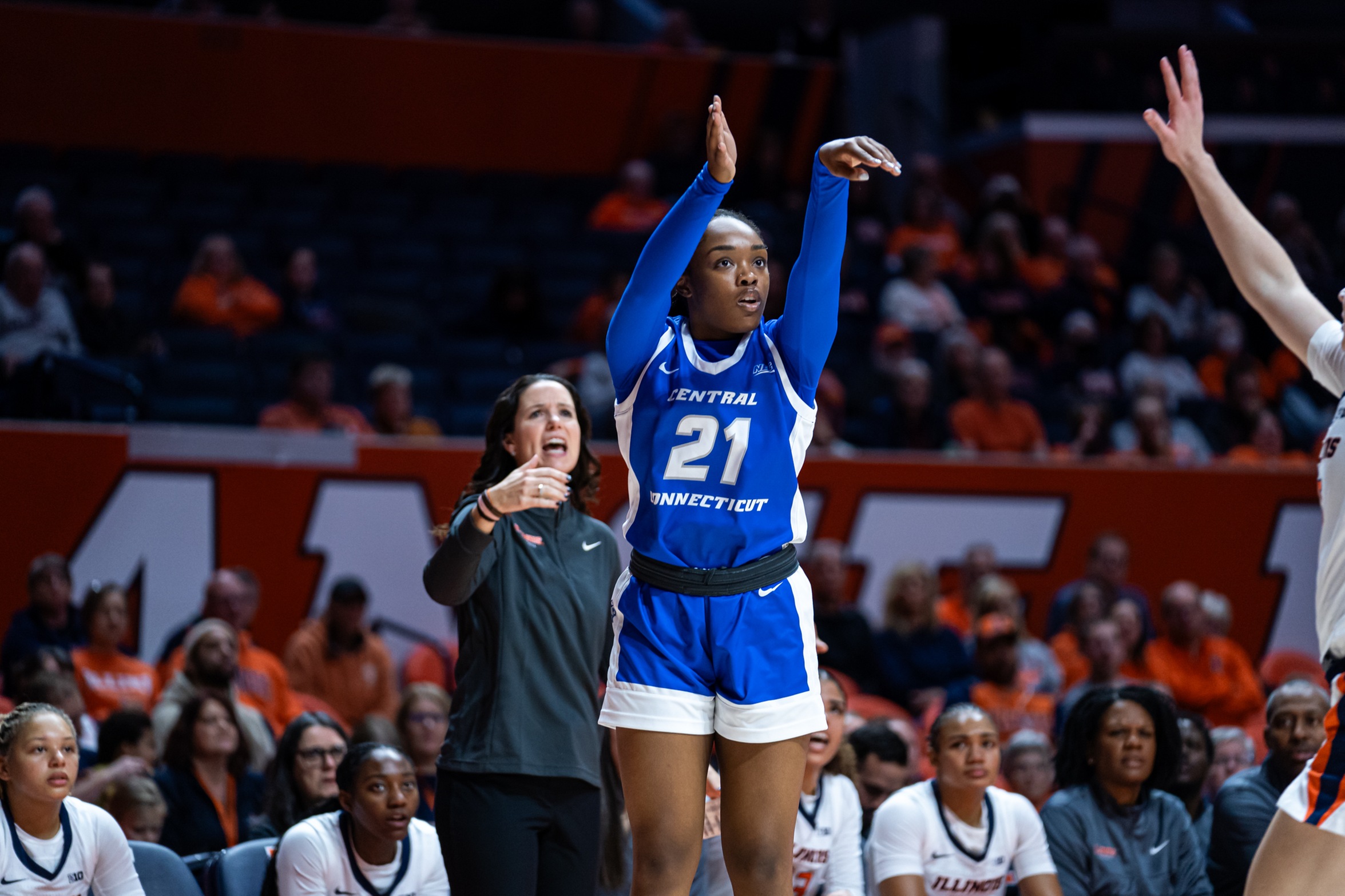 Women's Basketball Defeated at Illinois