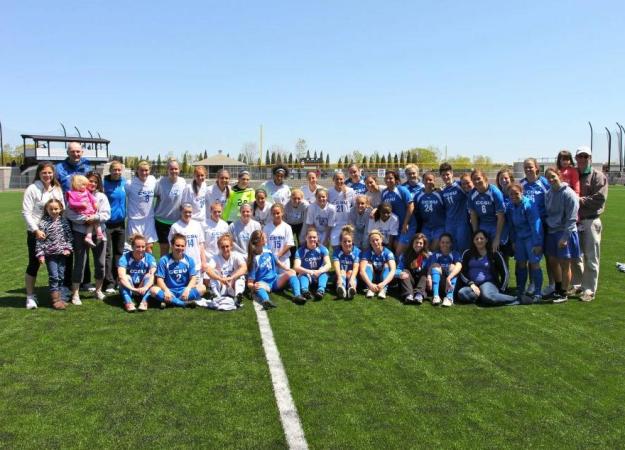Women's Soccer Welcomes Alums on Sunday