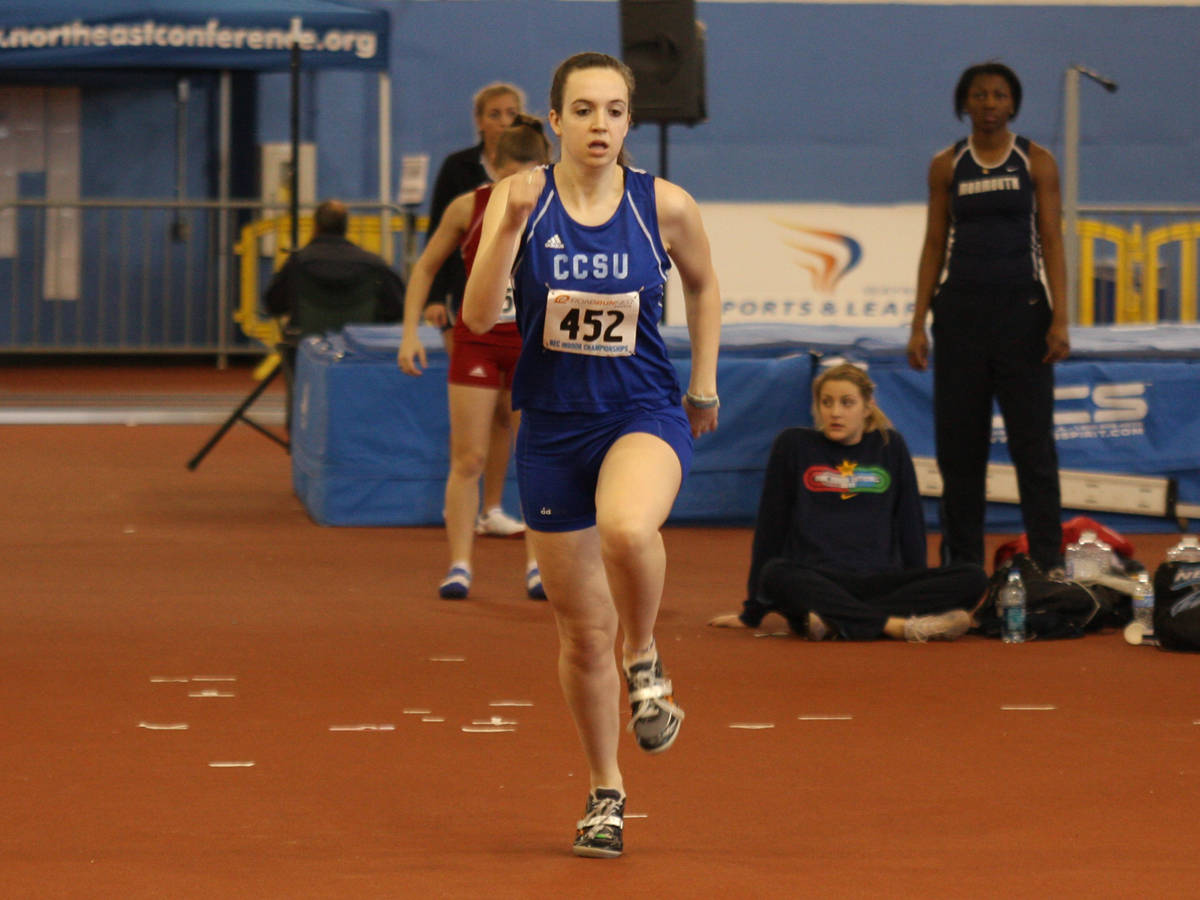 Women's Track Places Sixth at UMass