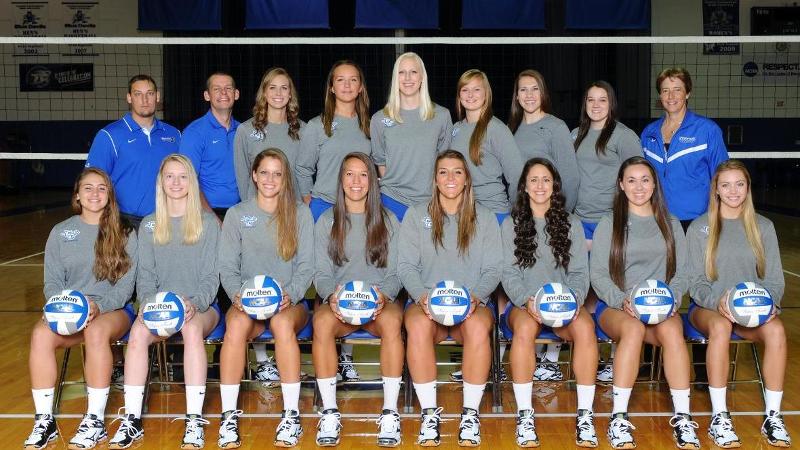 Volleyball Drops Two at UConn on Saturday