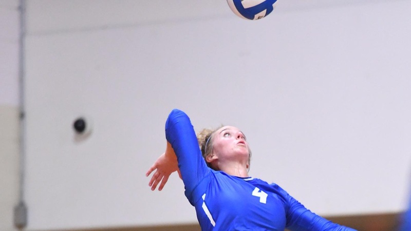 Volleyball Falls to Sacred Heart in Four Sets